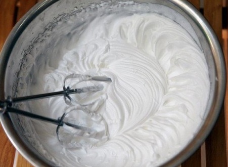 Hướng dẫn cách làm kem bơ sữa tươi